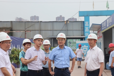 集團(tuán)公司董事長(zhǎng)鄧華帶隊(duì)前往內(nèi)江市、隆昌市考察紡織、糧食儲(chǔ)運(yùn)、撬裝加油等項(xiàng)目