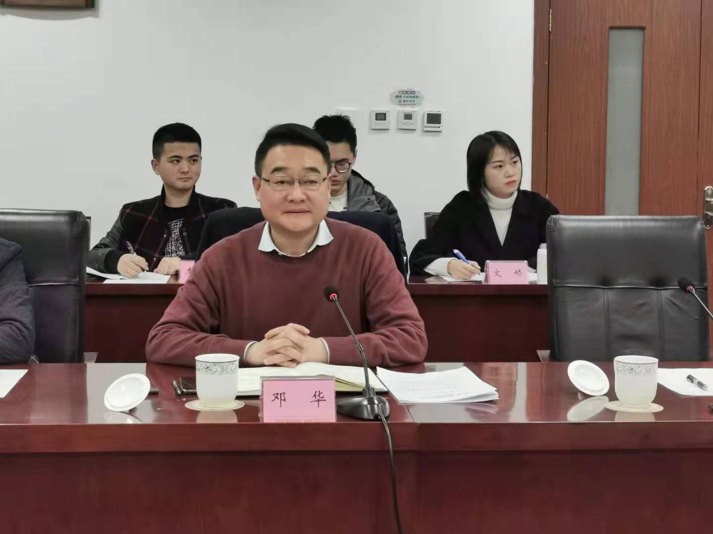 “省、市、縣三級(jí)聯(lián)動(dòng)，多方齊力推動(dòng)達(dá)州苧麻產(chǎn)業(yè)發(fā)展”。